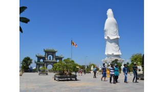 Chùa núi Tả Cú có ngôi tượng phật lớn nhất Đông Nam Á